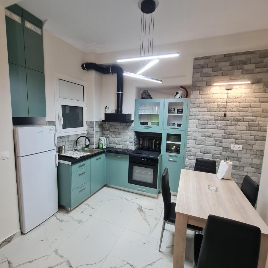 Full Apartment Near Kato Patissia Athens Luaran gambar